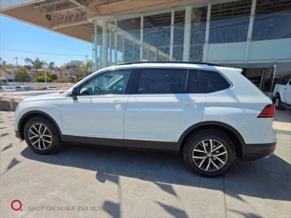 Volkswagen Tiguan 2018 - Image 2
