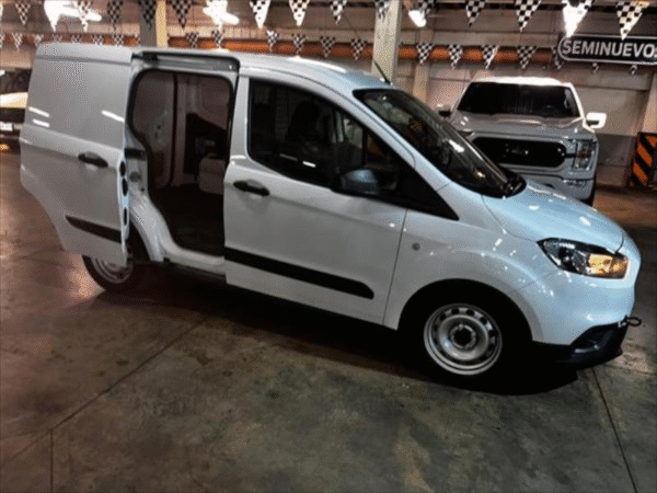Ford Transit Courier 2023 - Image 3
