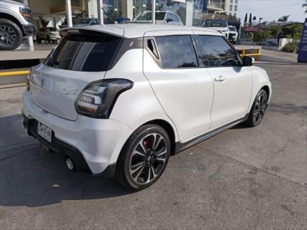 SUZUKI SWIFT 2022 - Image 7