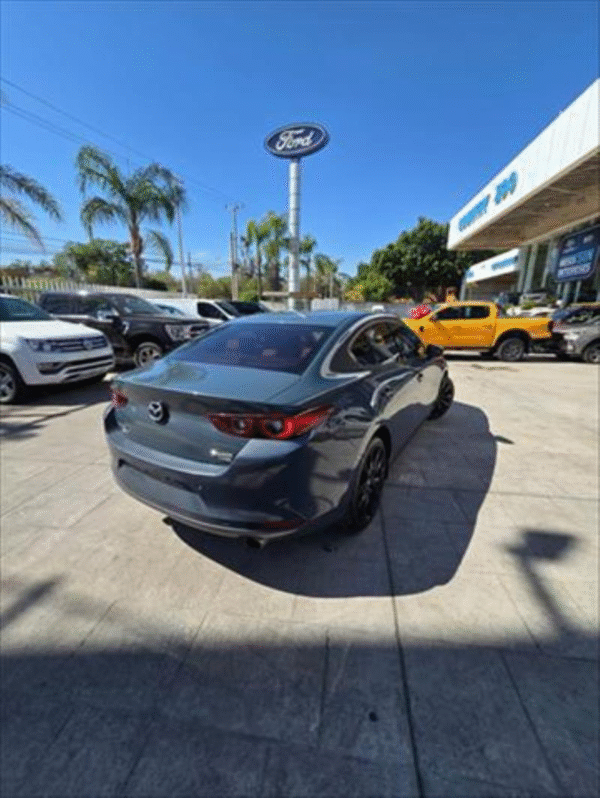 Mazda 3 Sedan Hatchback 2023 - Image 6