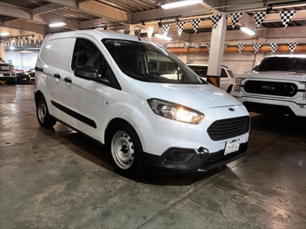 Ford Transit Courier 2023 - Image 4