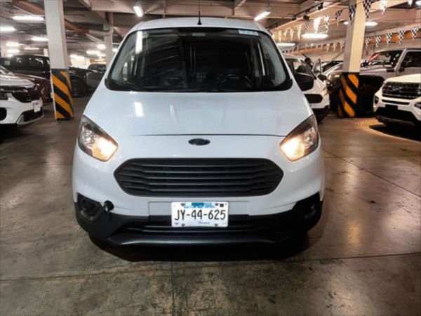 Ford Transit Courier 2023 - Image 5
