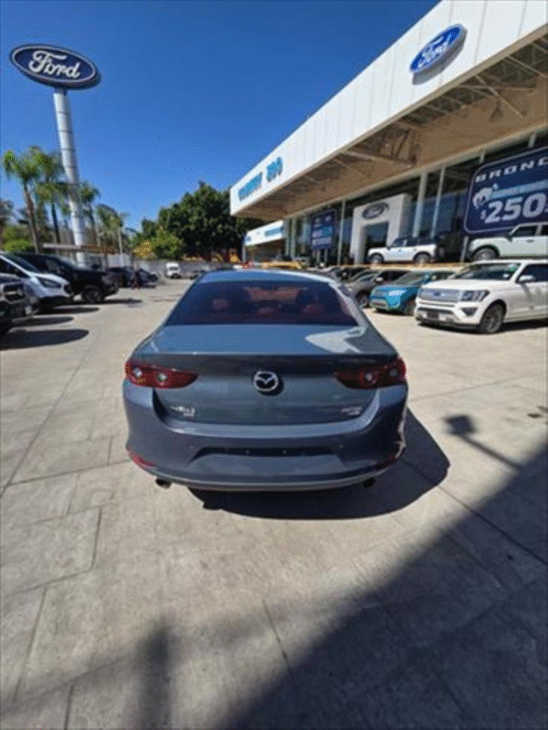 Mazda 3 Sedan Hatchback 2023 - Image 4