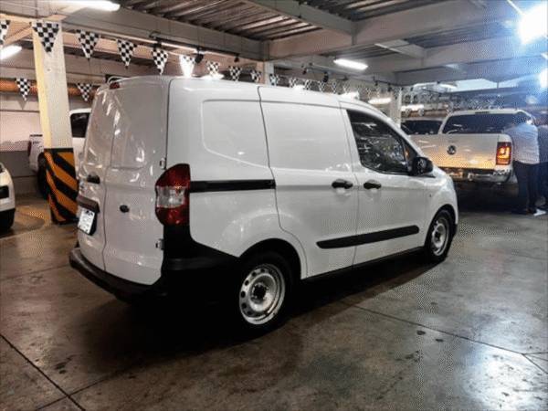 Ford Transit Courier 2023 - Image 6
