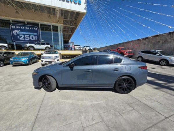 Mazda 3 Sedan Hatchback 2023 - Image 3