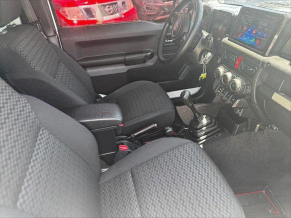 Suzuki Jimny 2022 - Image 10